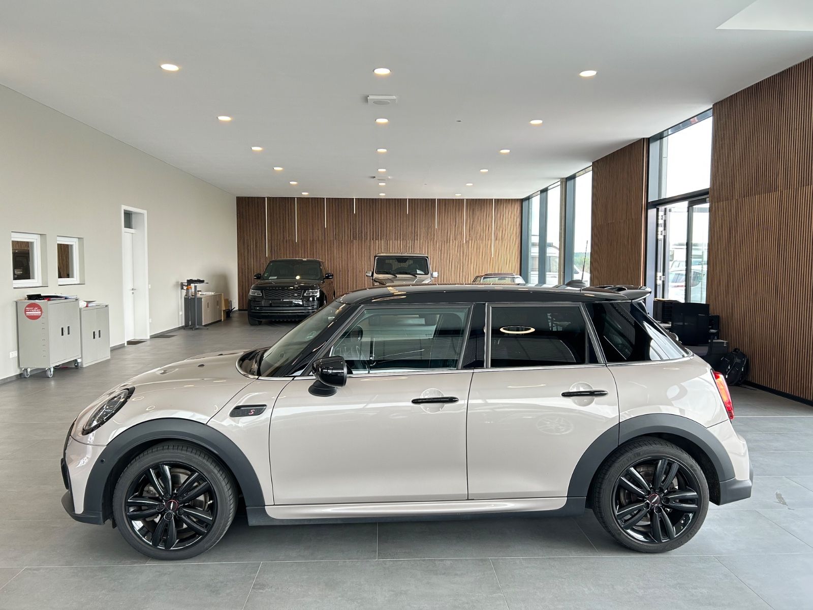 MINI Cooper S John Cooper Works - Samsaru's Car Outlet