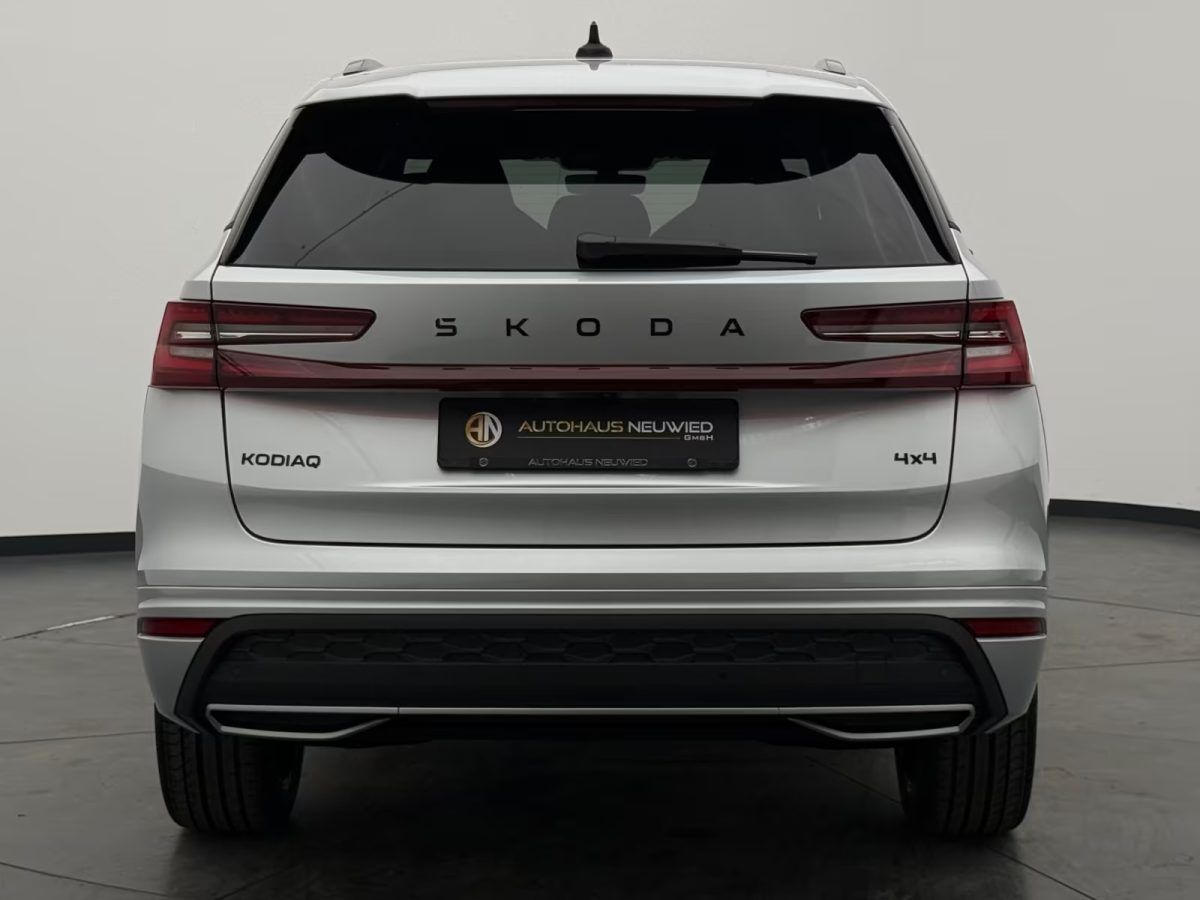 Skoda Kodiaq 2.0 TDI 4x4 Sportline +STDHZ+360+20"+AHK+