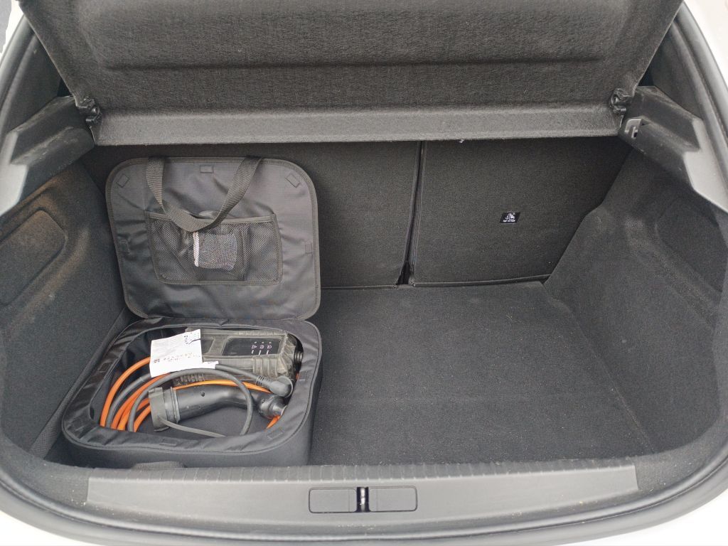 Peugeot 208 Allure - Samsaru's Car Outlet