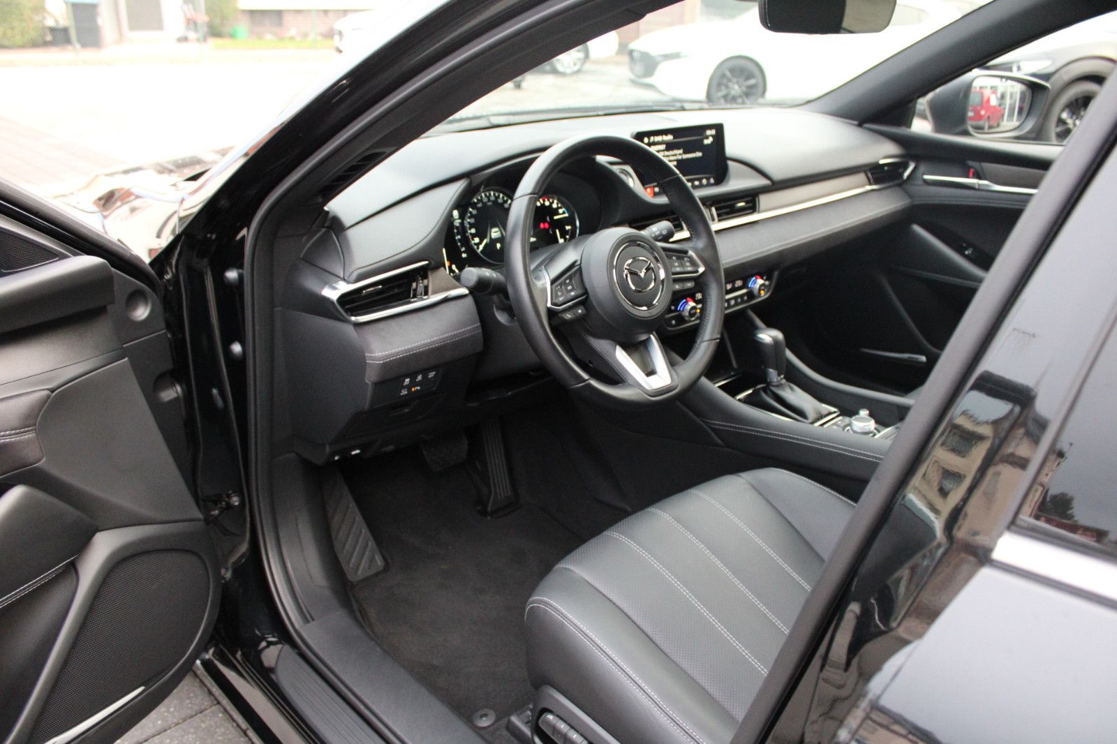 Mazda 6 Kombi TAKUMI*LEDER*360*HUD*BOSE**GSD*MATRIX