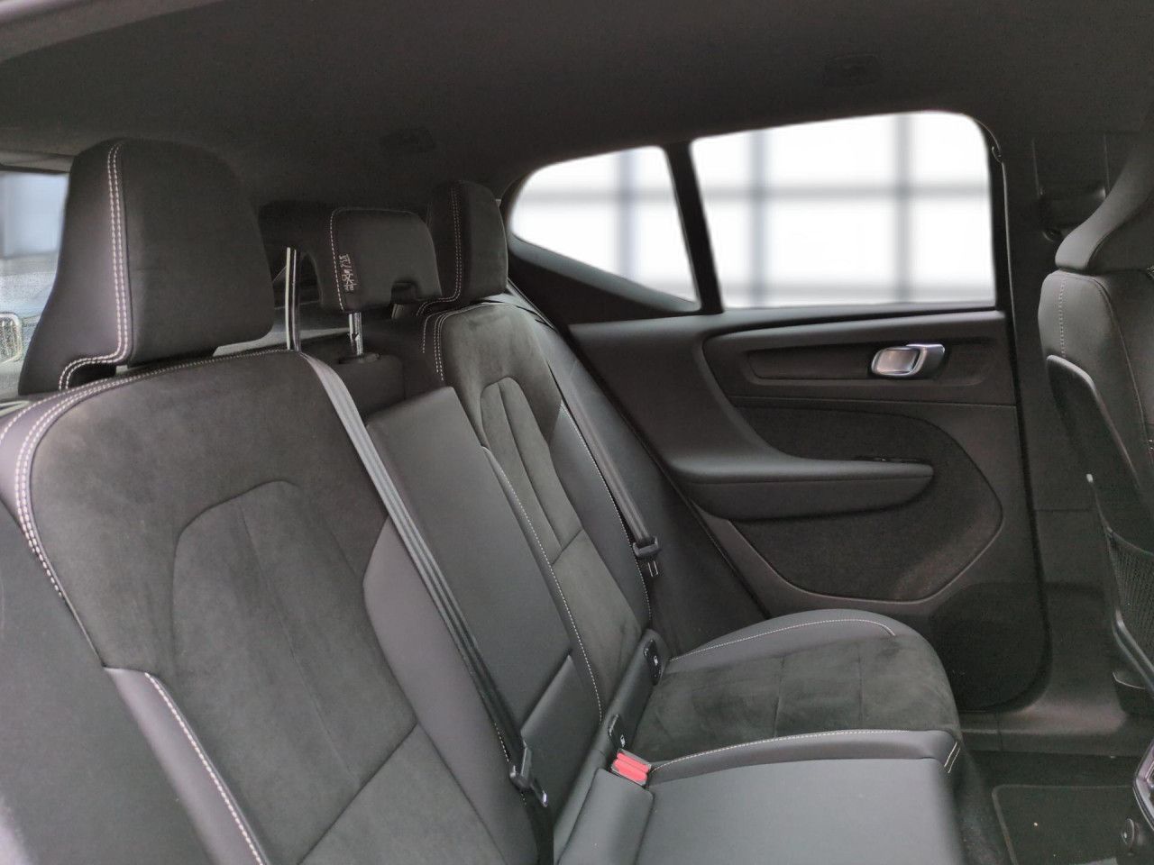 Volvo XC 40 Plus Dark Recharge Plug-In Hybrid 2WD