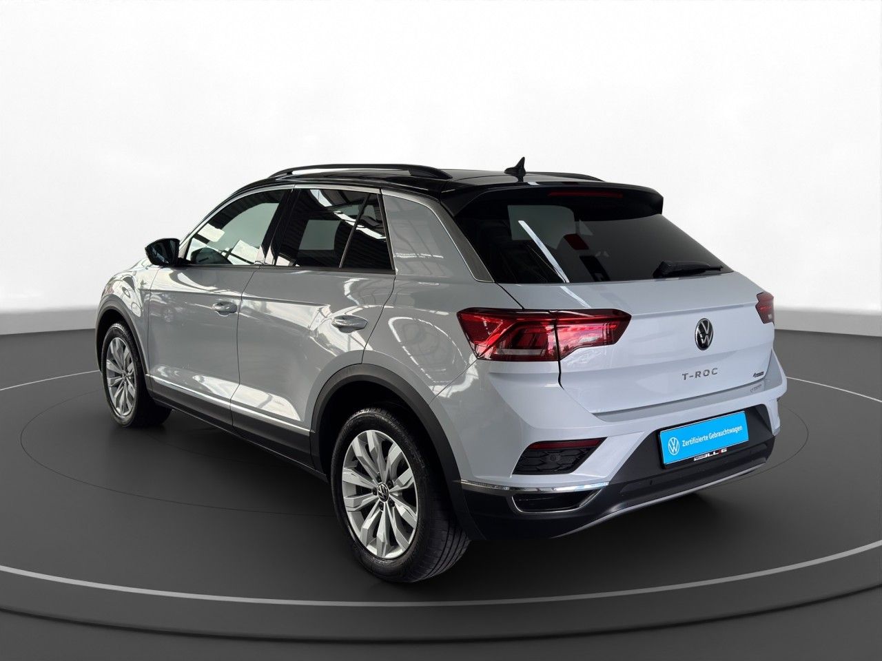 Volkswagen T-Roc 2.0 TSI DSG 4Motion sport - Samsaru's Car Outlet