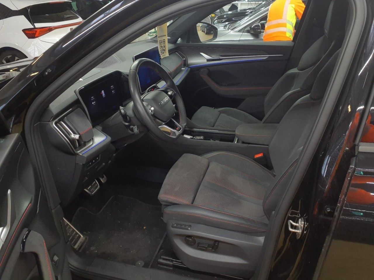Skoda Kodiaq RS 2.0TSI 4x4 STDHZ+PANO+AHK+ACC+HUD+MTRX