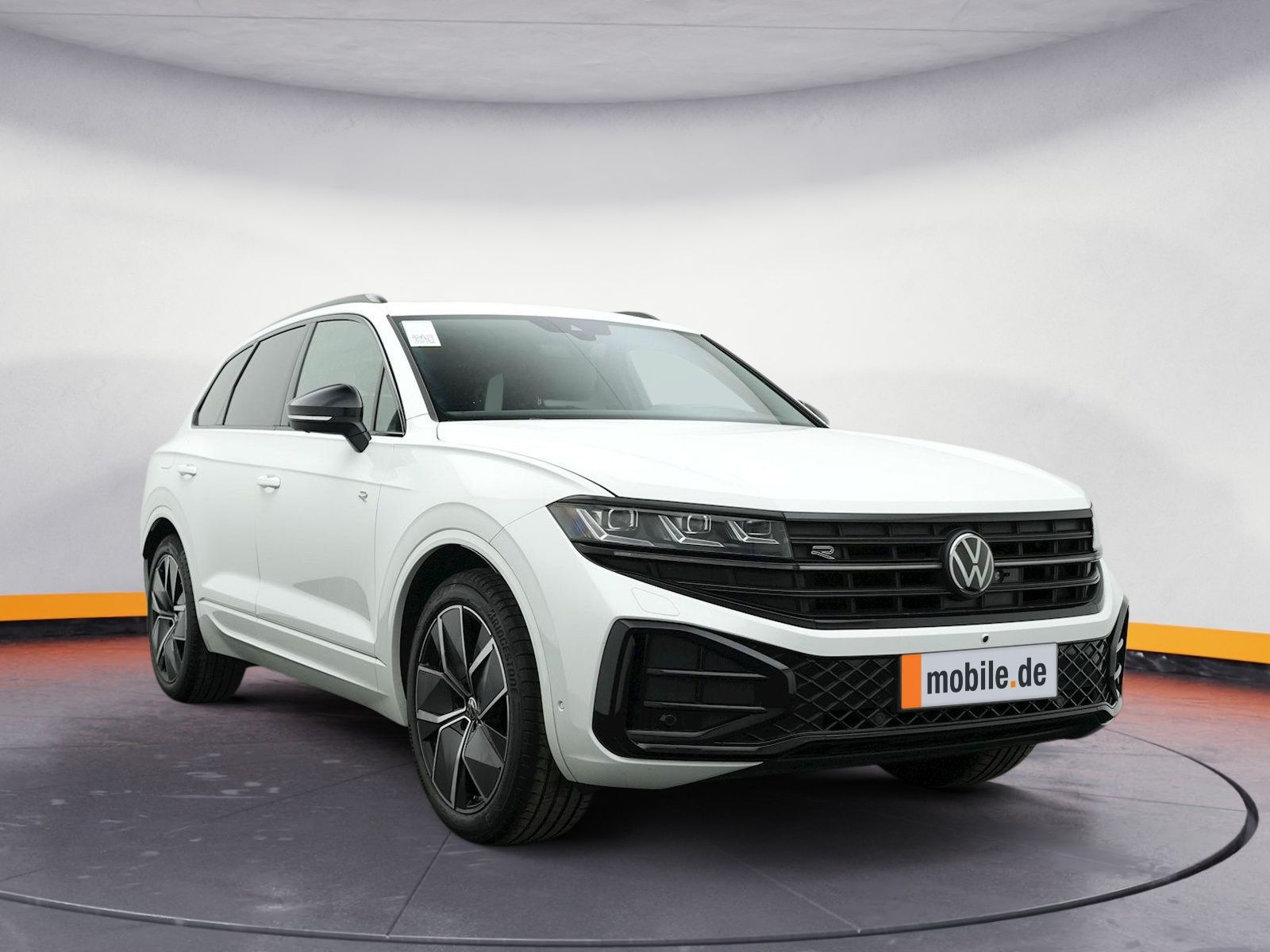 Volkswagen Touareg 3.0 TDI R-Line - Samsaru's Car Outlet