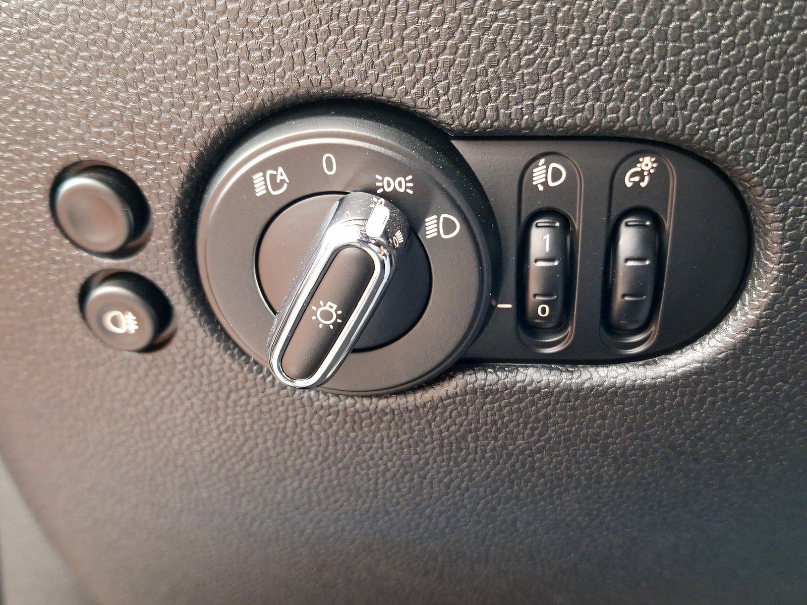 MINI Cooper SE - Samsaru's Car Outlet