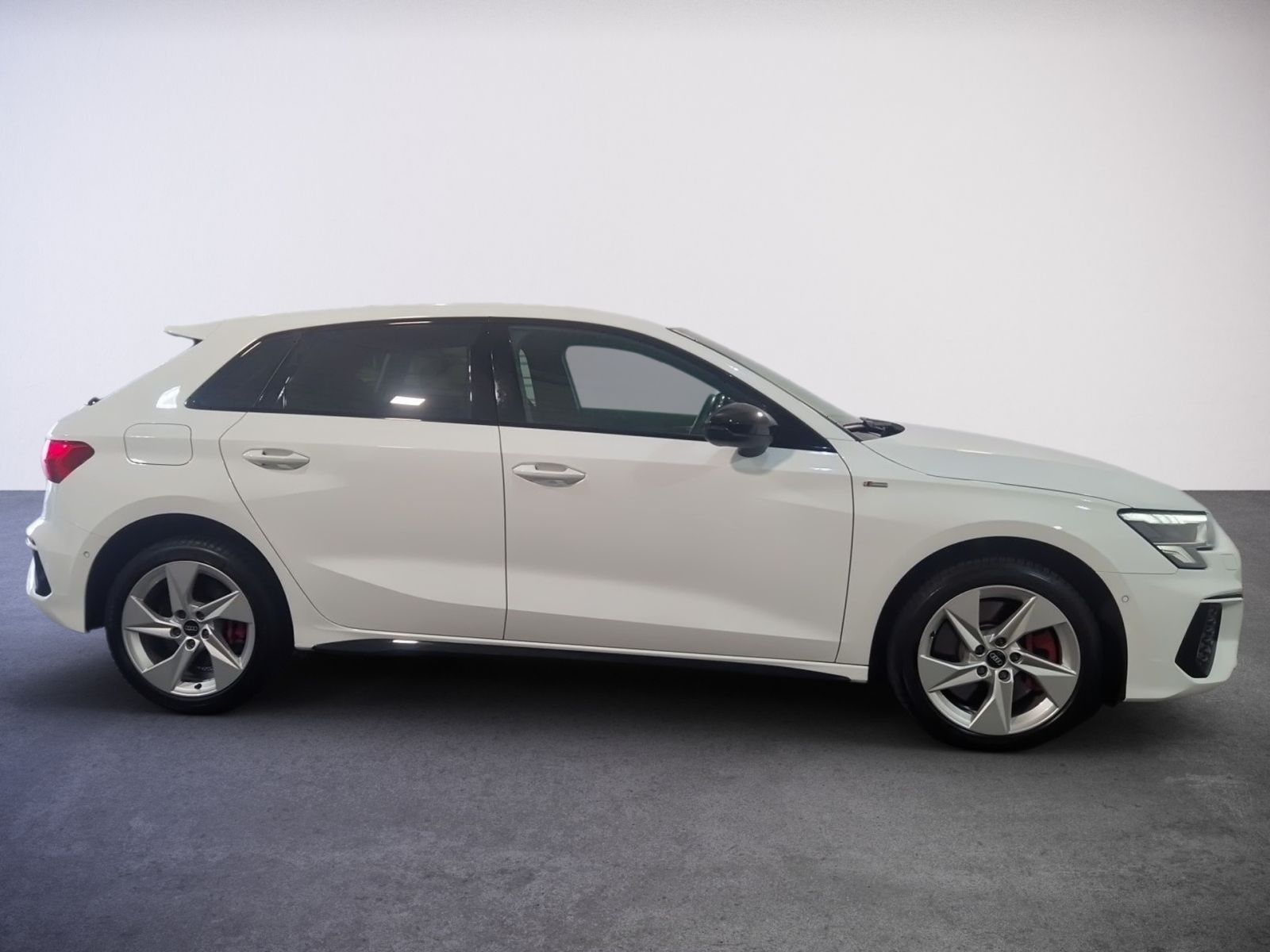 Audi A3 Sportback 45 TFSI e S LINE - Samsaru's Car Outlet