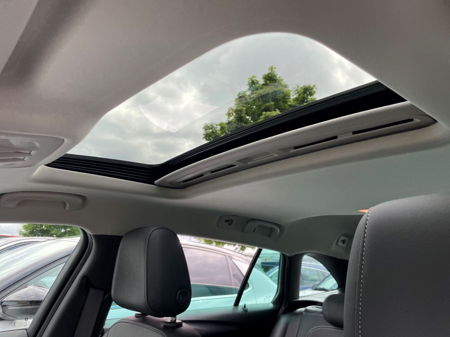 Opel Astra ST Business Elegance 1.5D - Samsaru's Car Outlet