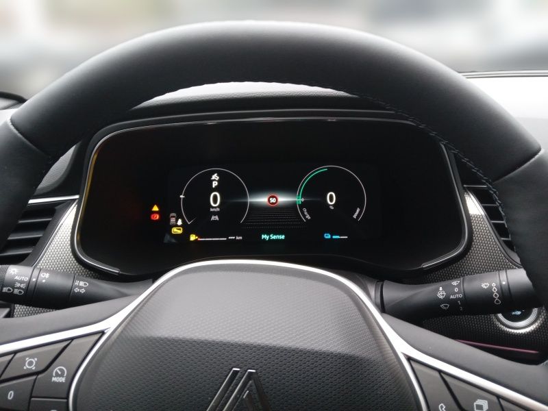 Renault ARKANA TECHNO E-Tech Full Hybrid - Samsaru's Car Outlet