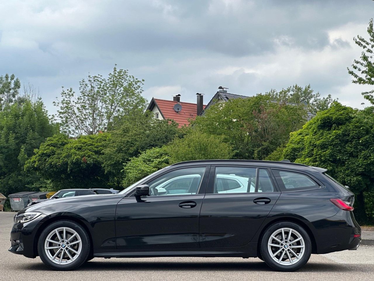 BMW 320d T. Sport - Samsaru's Car Outlet