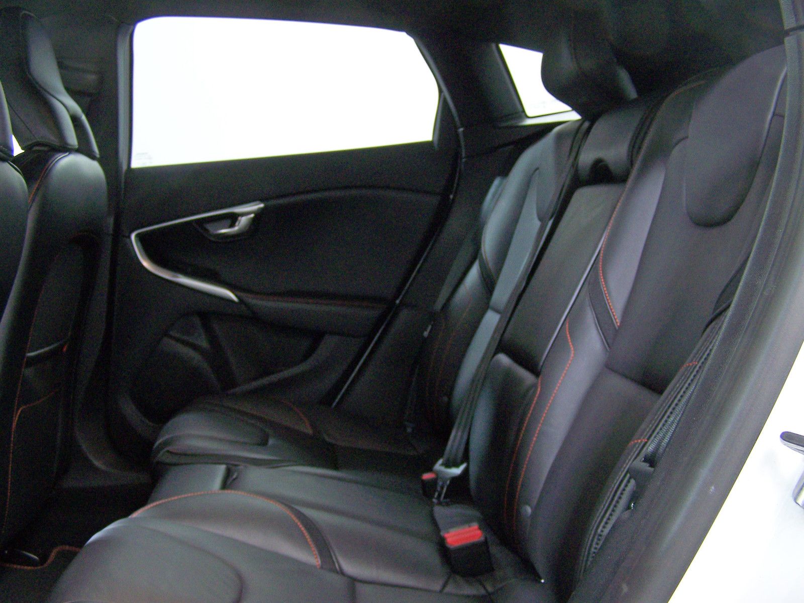 Volvo V40 2.0 T2 Ocean Race LEDER+NAVI+KAM+SHZ+TEMP
