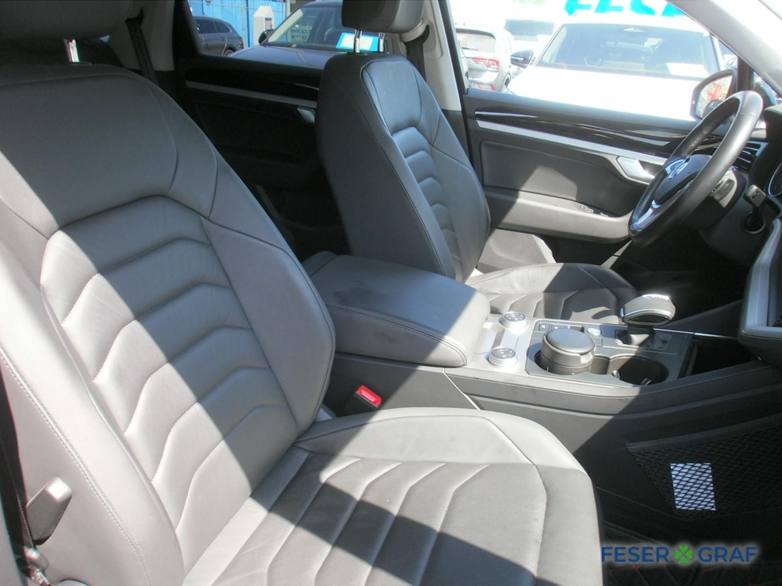 Volkswagen Touareg 3.0 TDI 4x4 R - Samsaru's Car Outlet