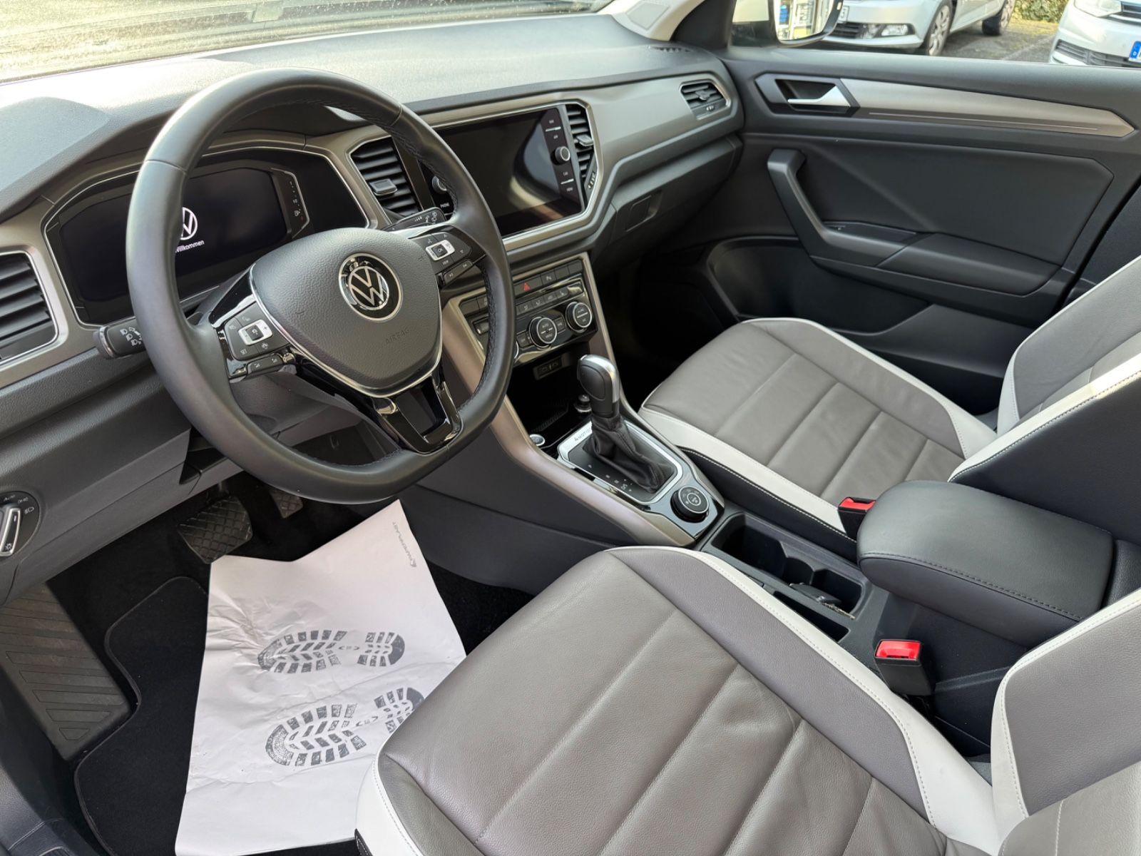 Volkswagen T-Roc Style 4Motion R-Line - Samsaru's Car Outlet