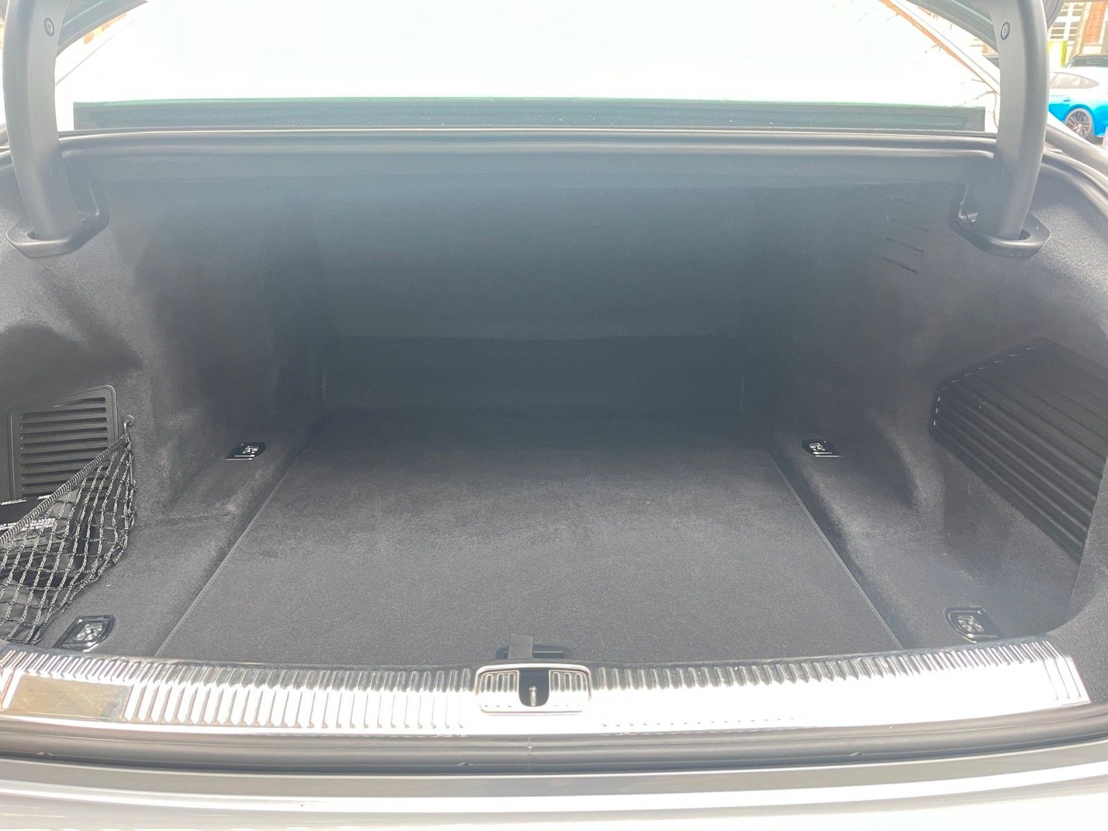 Audi A8 60 TFSI quattro - Samsaru's Car Outlet