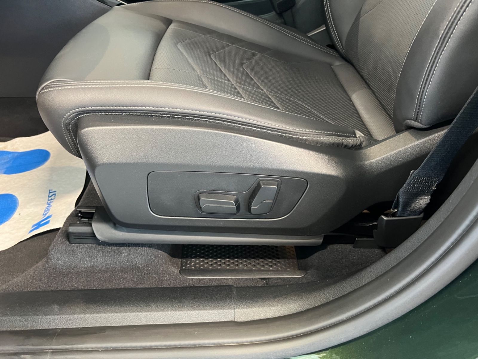 BMW X1 23 d xDrive xLine - Samsaru's Car Outlet