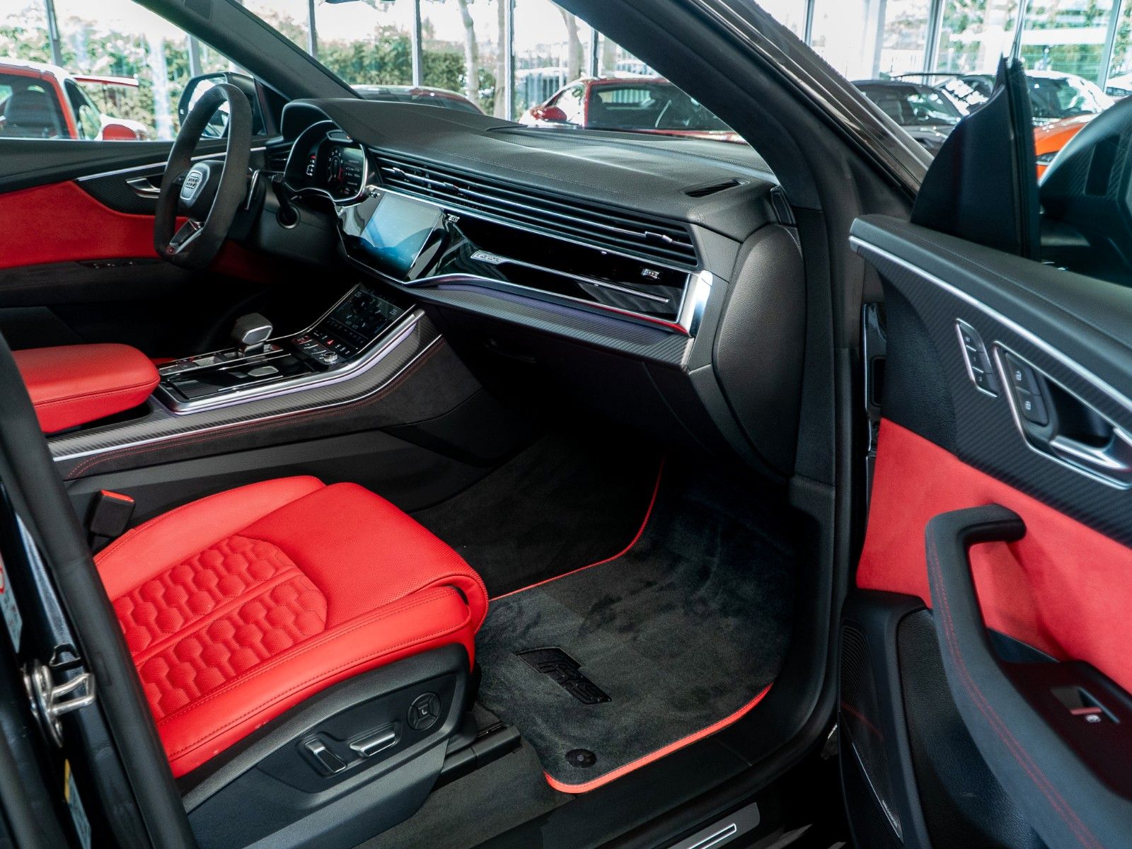 Audi RSQ8 performance Maxton Carbon Red Pano