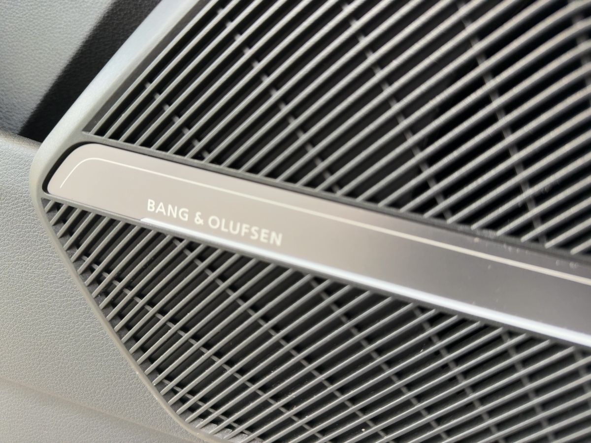 Audi Q5 S line 40 TDI quattro virtual LED AHK Lendenw