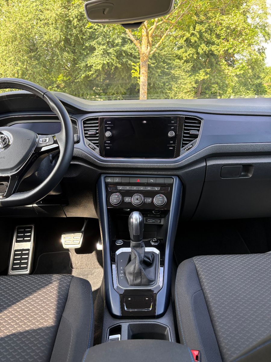 Volkswagen T-Roc - Samsaru's Car Outlet