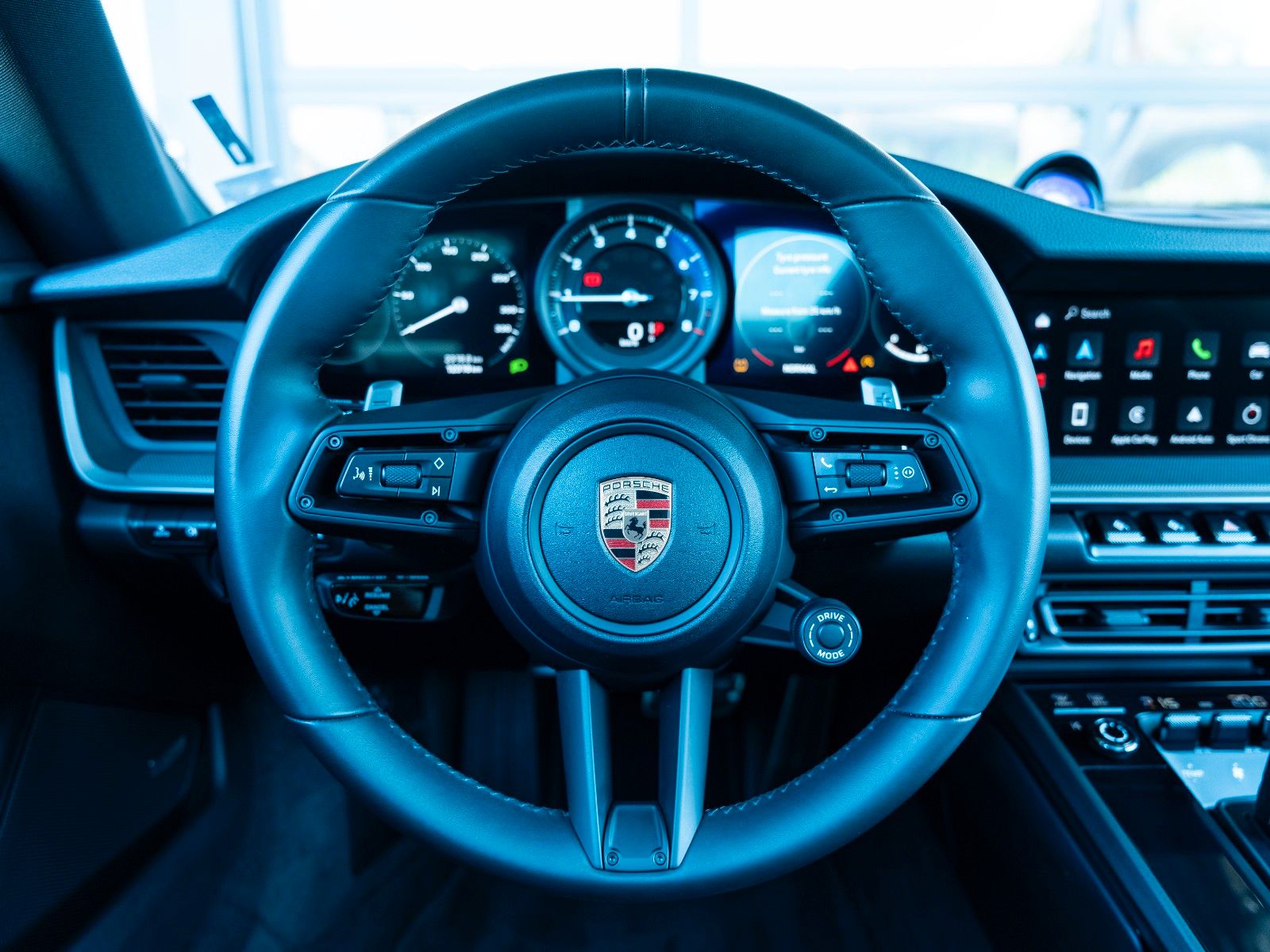 Porsche 911 Carrera 4 - Samsaru's Car Outlet