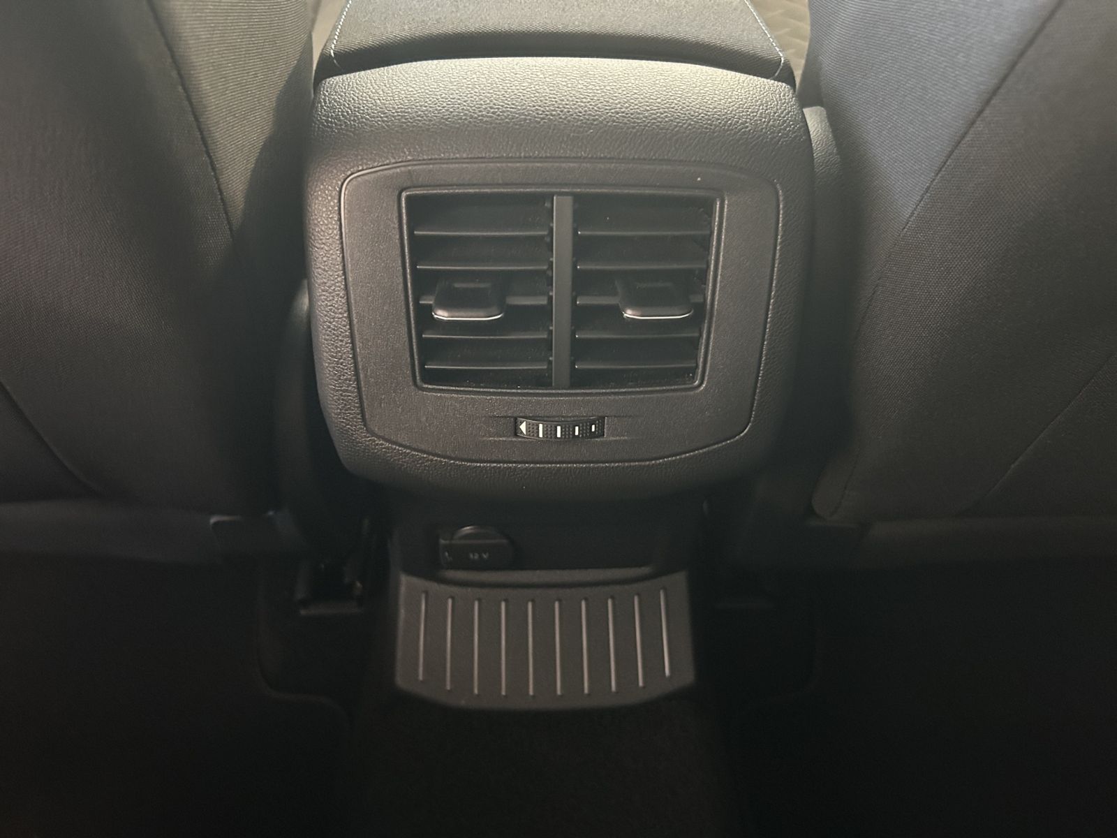 Volkswagen T-Roc 1.5 TSI OPF IQ.DRIVE - Samsaru's Car Outlet