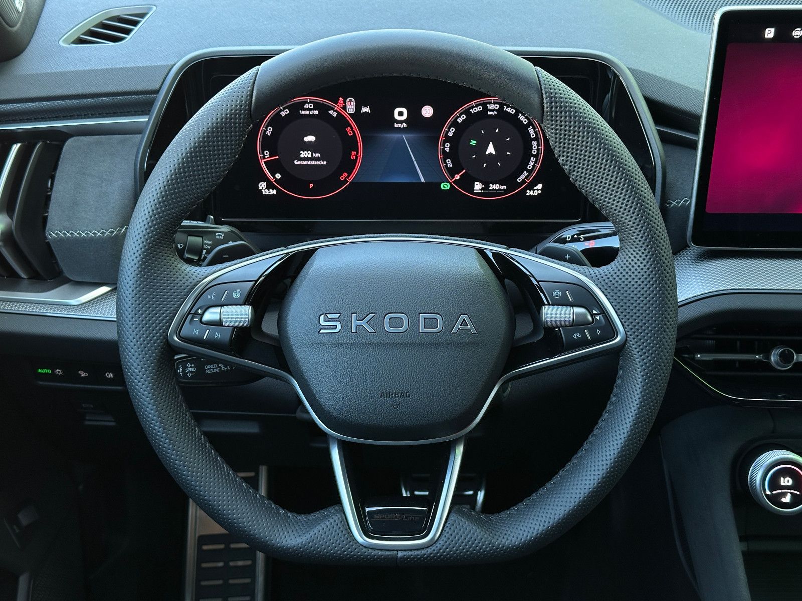Skoda 193PS 4x4 Sportline DCC+ 7-Sitze eHK LM20"AHK