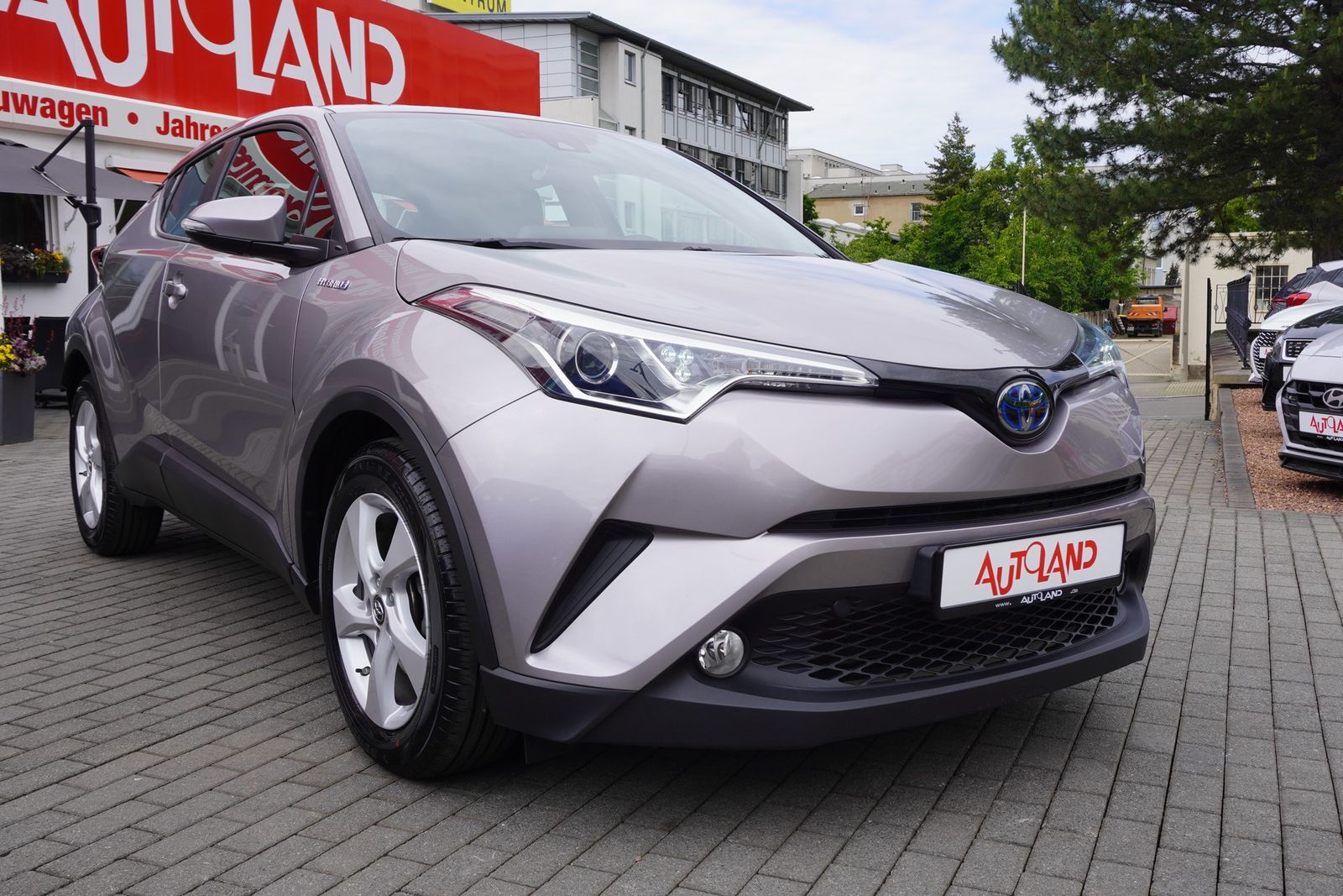 Toyota C-HR 1.8 Hybrid Flow - Samsaru's Car Outlet