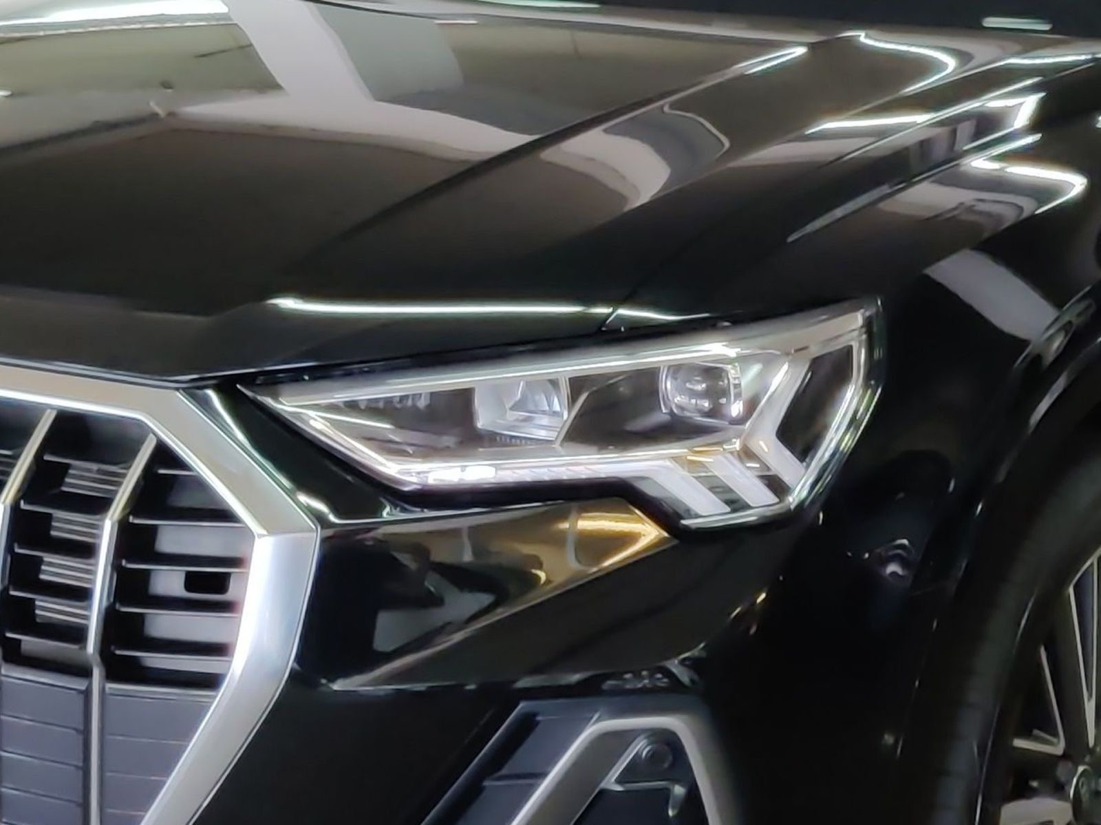 Audi Q3 quattro S line - Samsaru's Car Outlet
