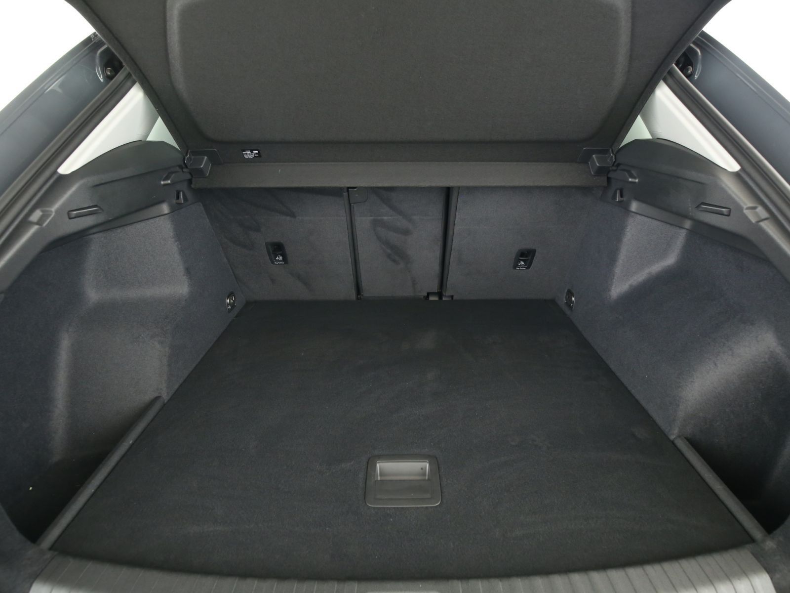 Audi Q3 35TDI quattro - Samsaru's Car Outlet