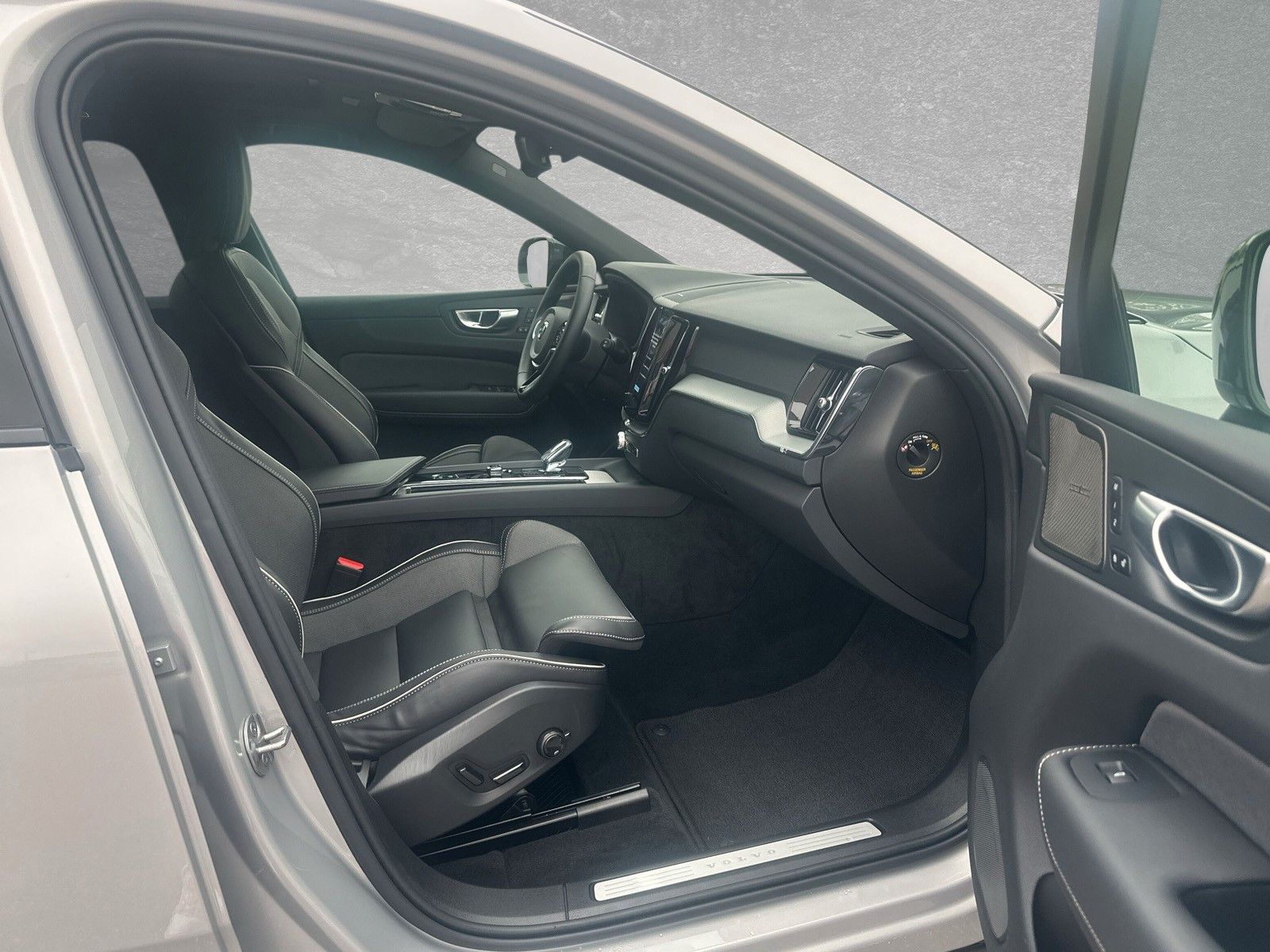 Volvo XC60 B5 AWD Plus Dark AHK ACC BLIS SD