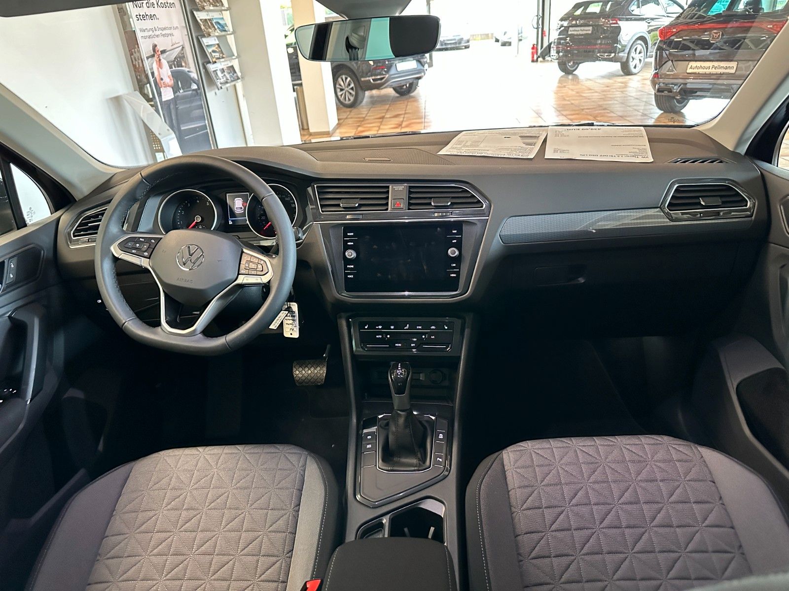 Volkswagen Tiguan 1.5 TSI DSG Life - Samsaru's Car Outlet