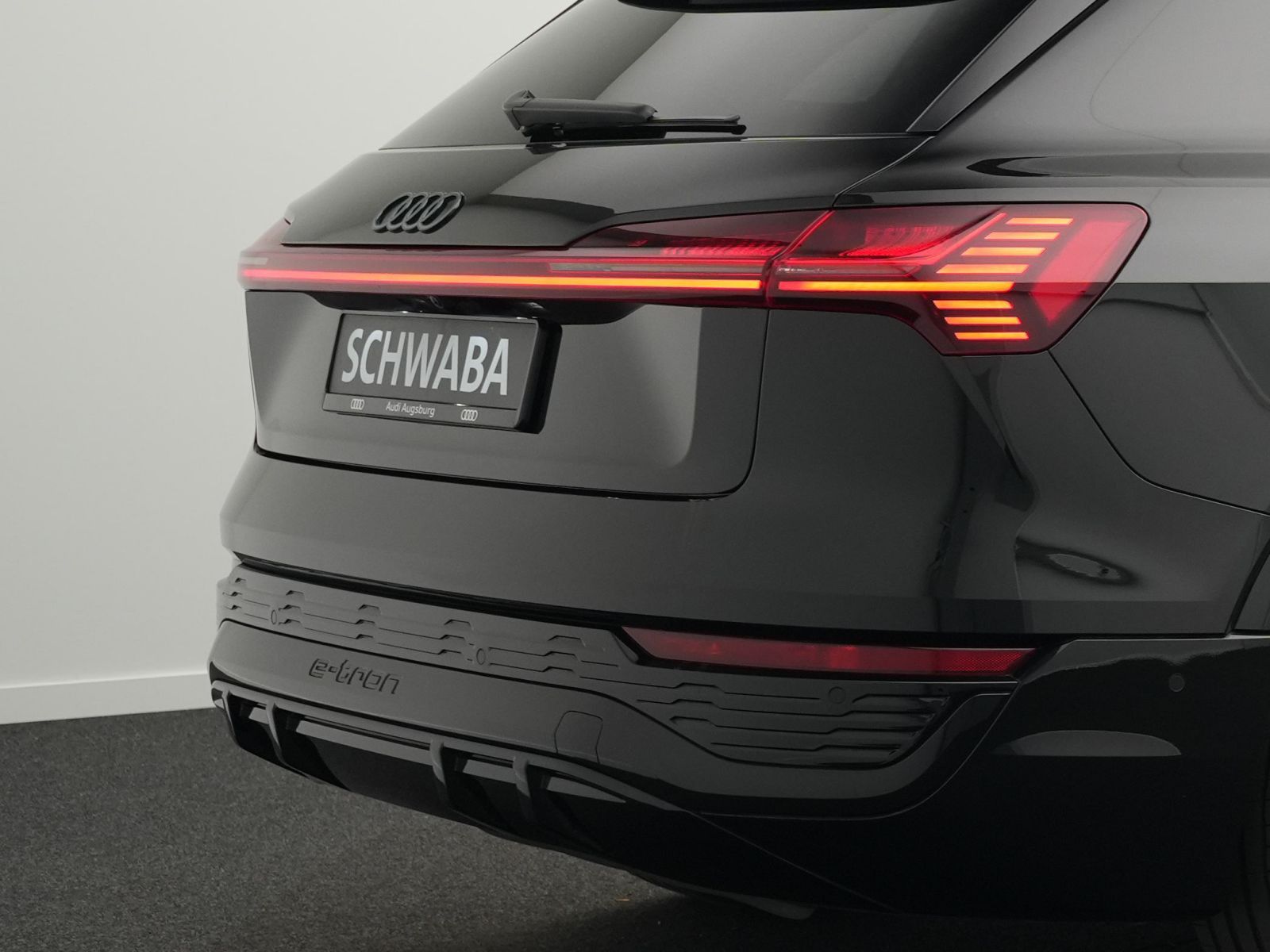 Audi Q8 e-tron S line 55 quattro *Opt.schw*PANO*AHK*