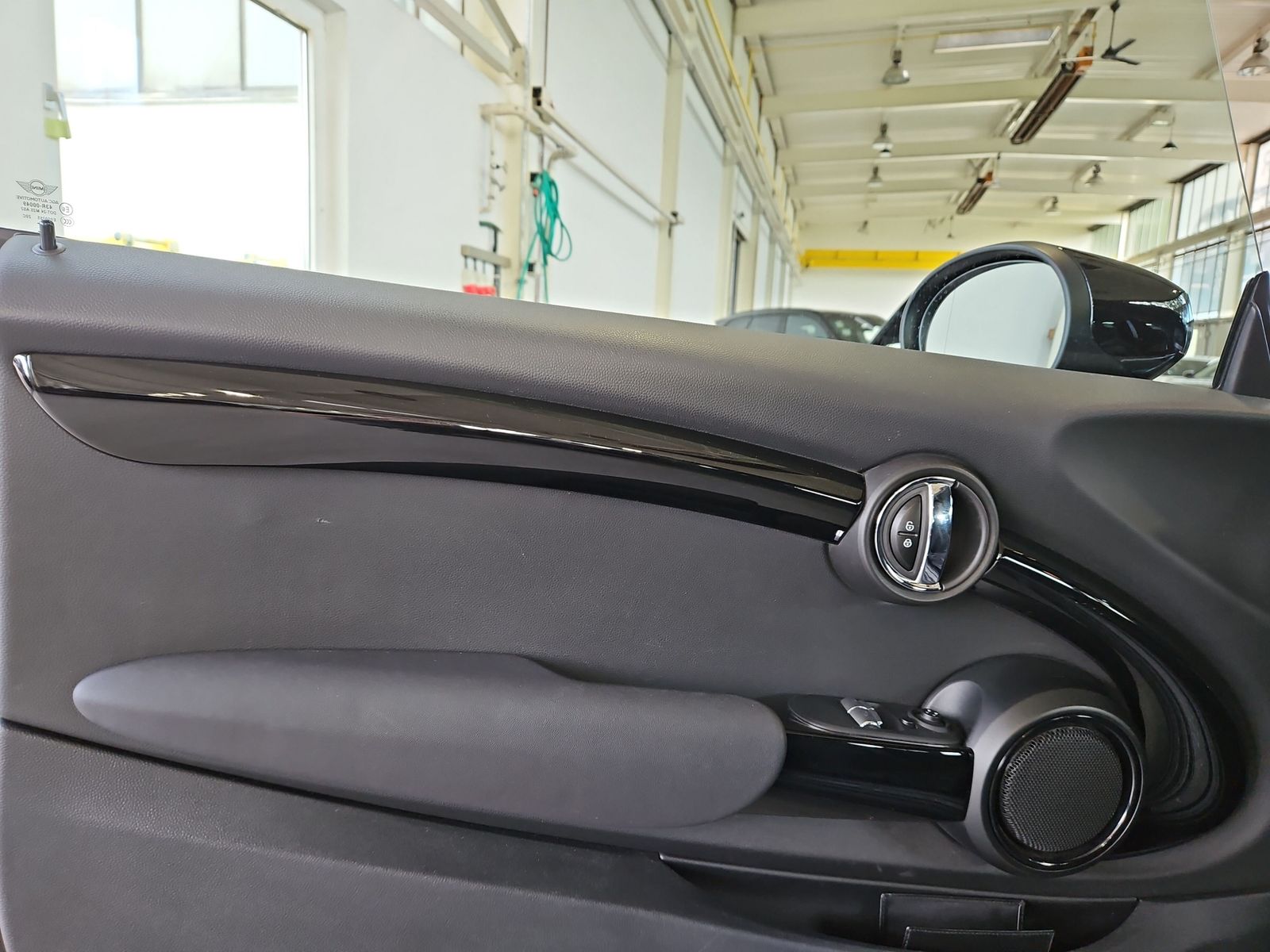 MINI Cooper SE Hatch - Samsaru's Car Outlet