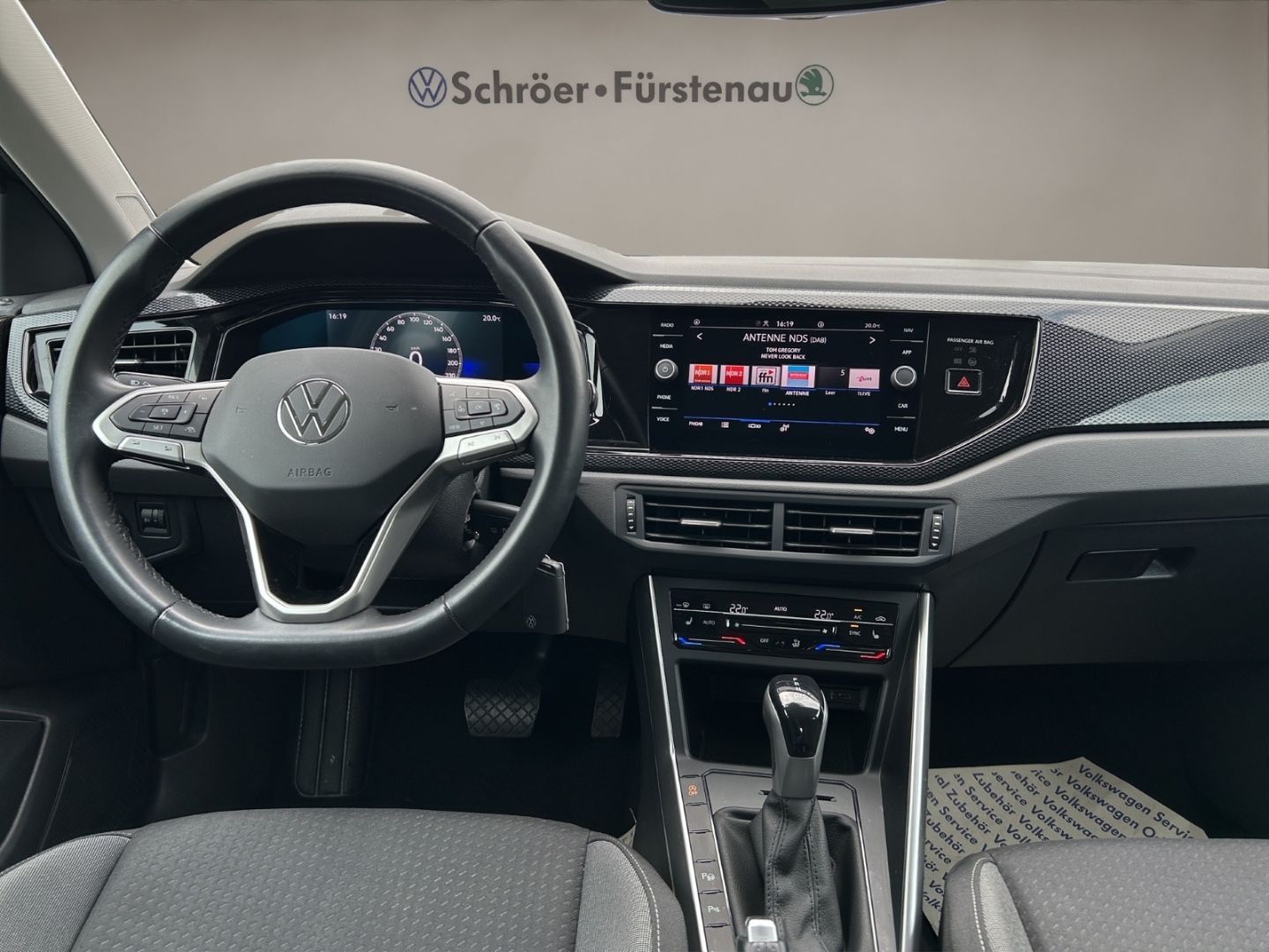 Volkswagen Taigo 1.0 TSI ''X-tra'' DSG - Samsaru's Car Outlet