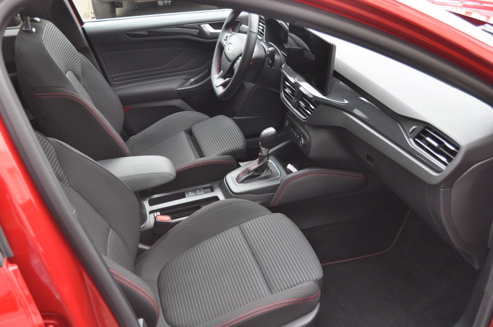 Ford Focus Turnier ST-LINE X/AUT/LED-MATRIX/PANODACH