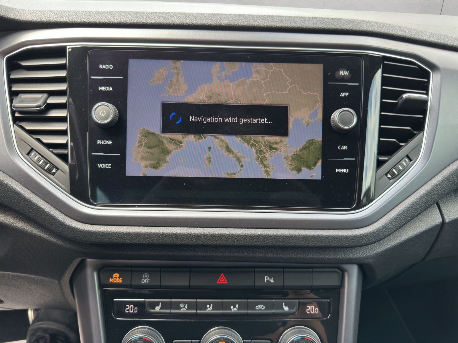 Volkswagen T-Roc 1.5 TSI DSG R-Line - Samsaru's Car Outlet