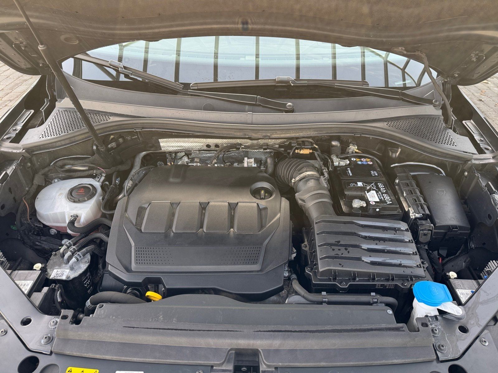 Volkswagen Tiguan 2.0 TDI DSG R-Line 4M NAVI/PANO/AHK