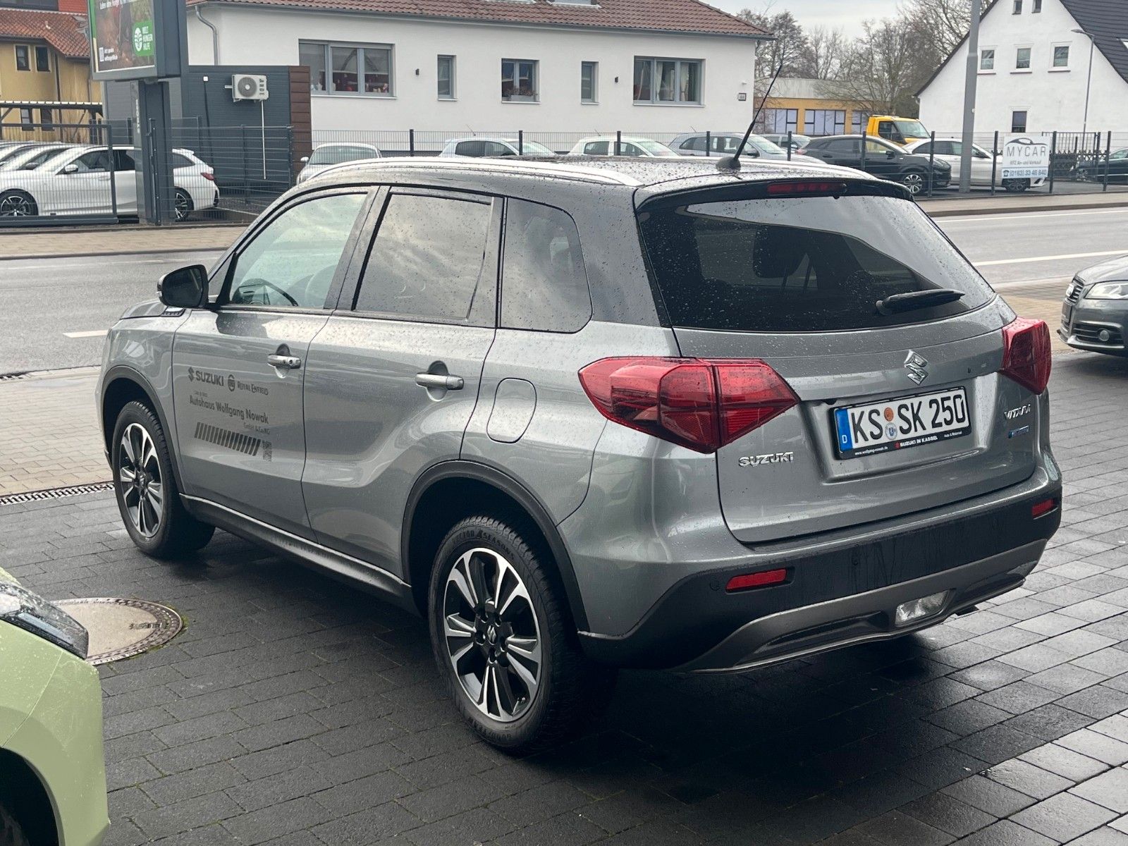 Suzuki Vitara Comfort - Samsaru's Car Outlet