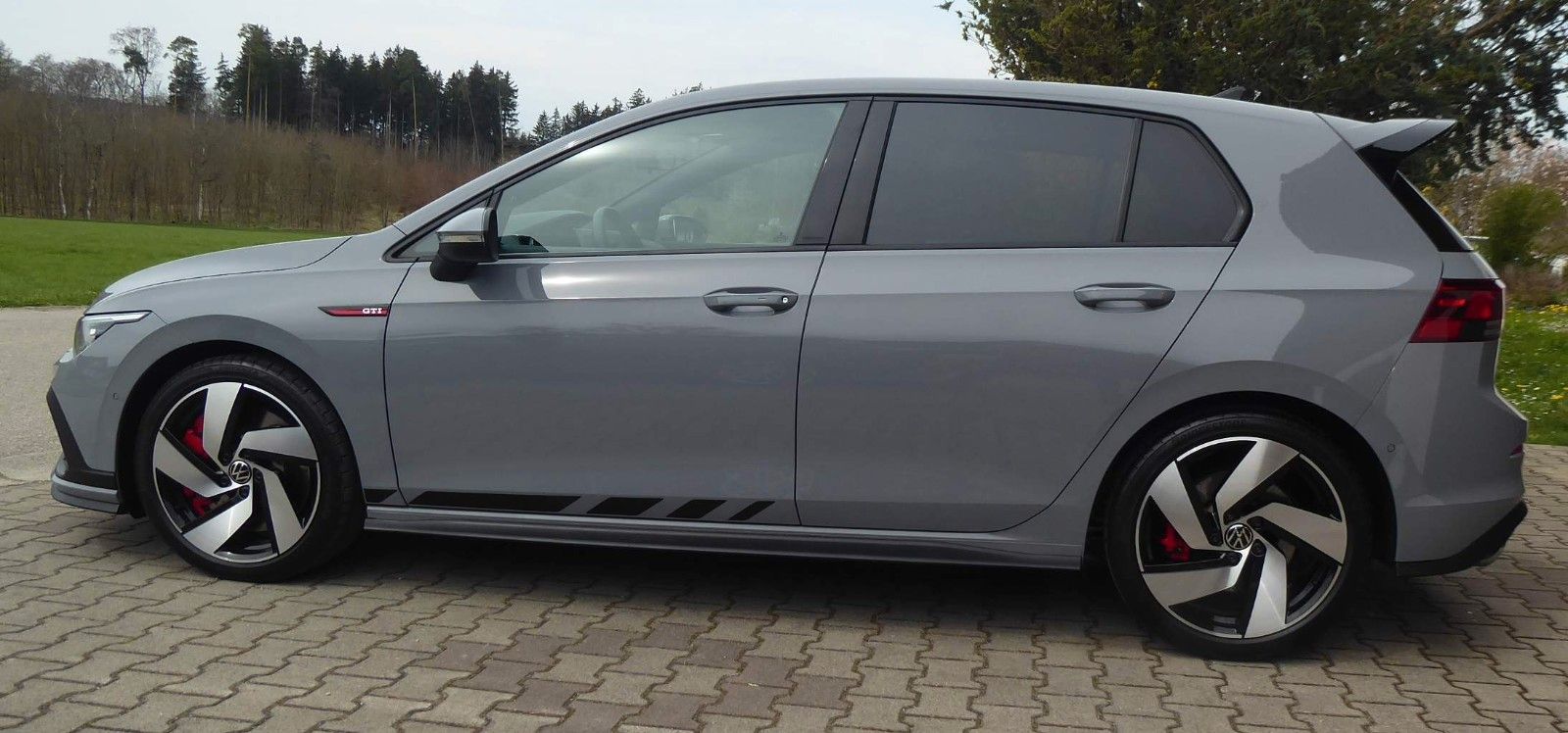 Volkswagen Golf VIII GTI Clubsport - Samsaru's Car Outlet
