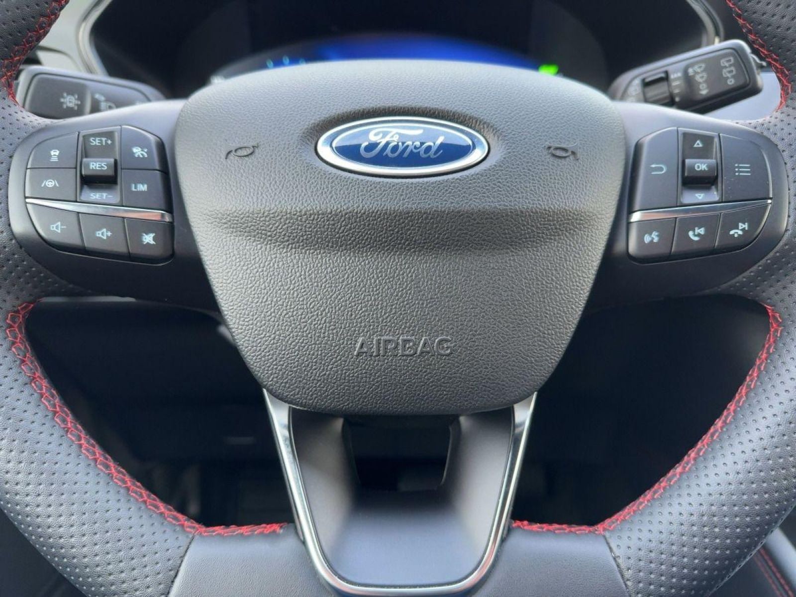 Ford KUGA ST-Line X - Samsaru's Car Outlet