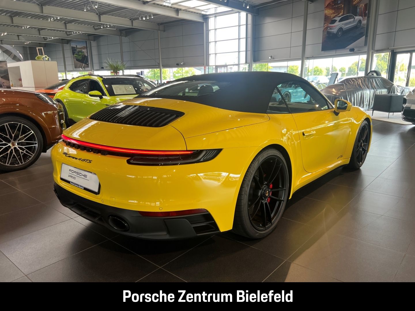 Porsche 992 911 Carrera 4 GTS Cabrio HA-Lenkung LED BOSE