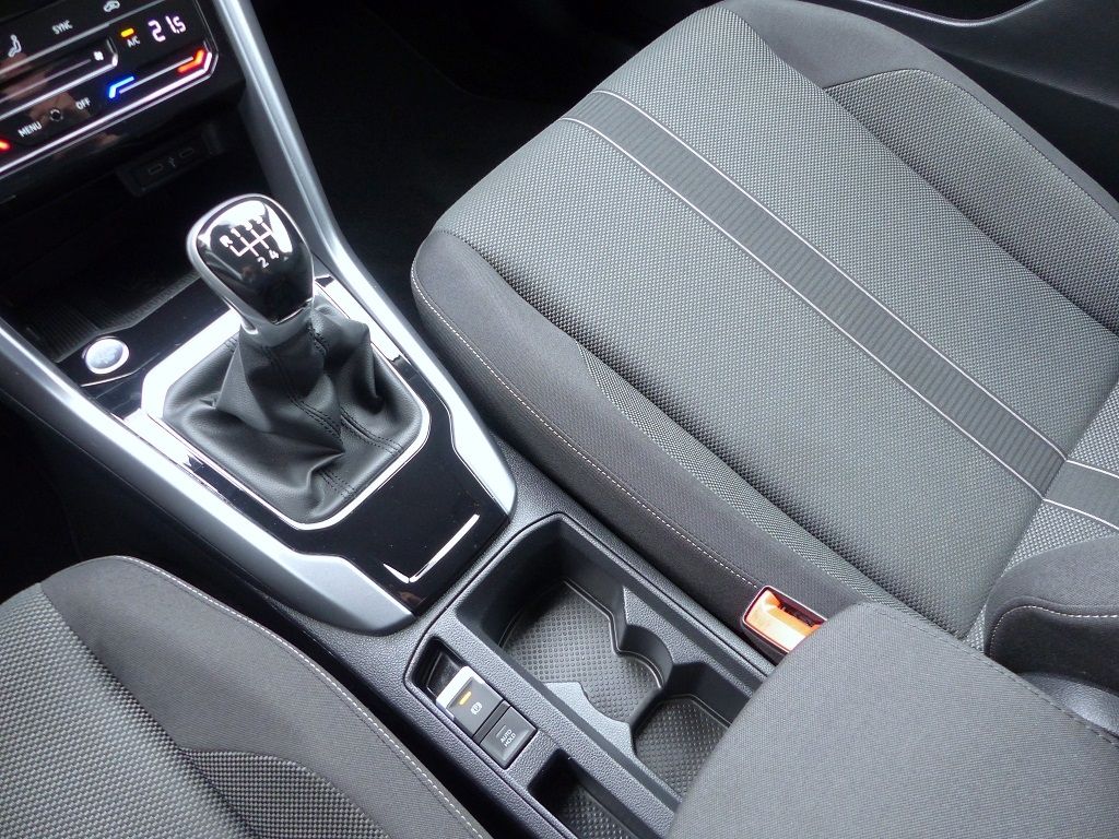 Volkswagen T-Roc 1.0 TSI Life - Samsaru's Car Outlet