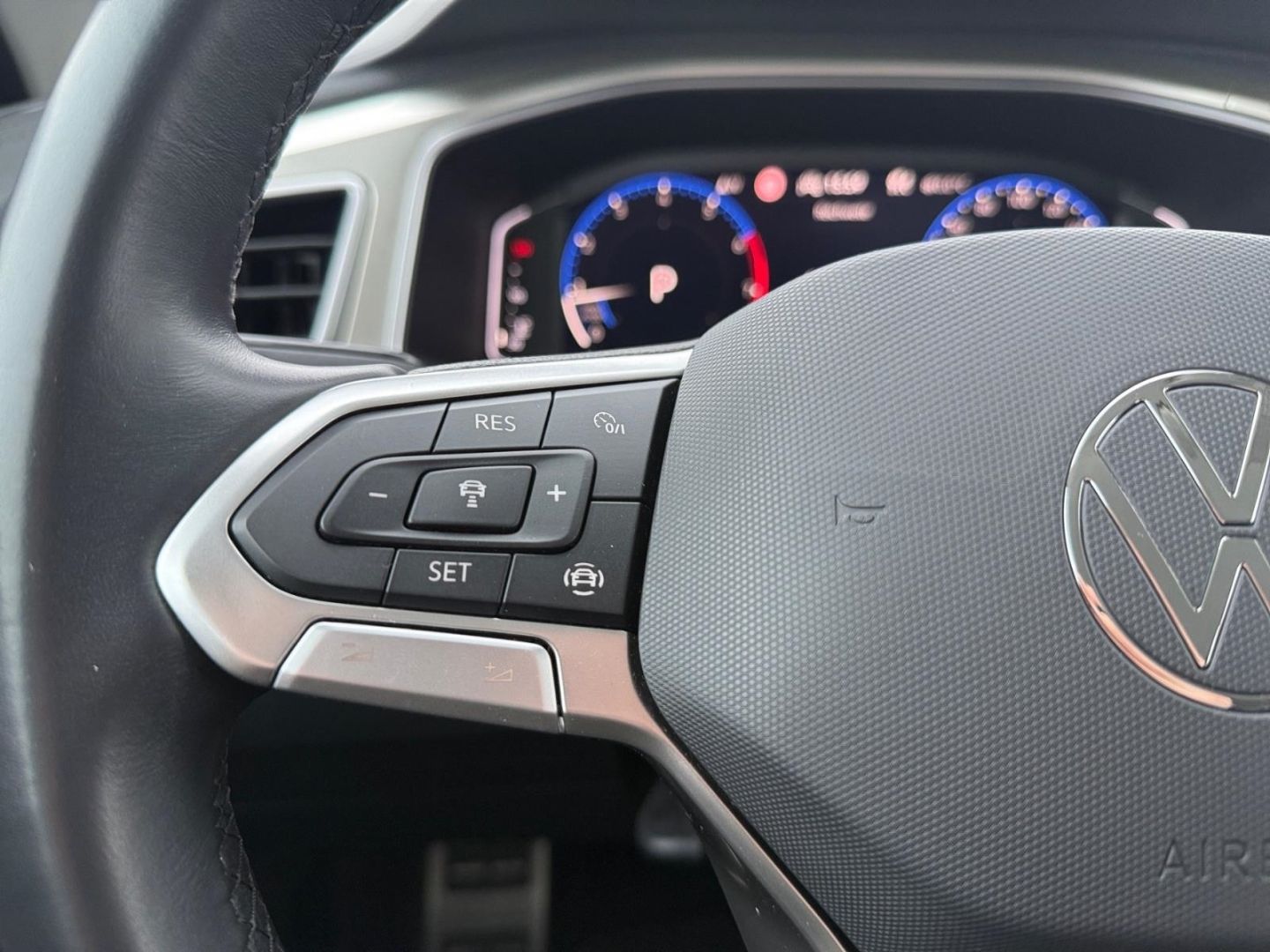 Volkswagen T-Roc Move 1.5 TSI - Samsaru's Car Outlet