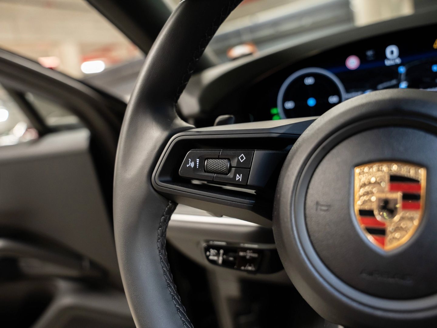 Porsche Cayenne Coupe PDCC Luftfederung InnoDrive BOSE