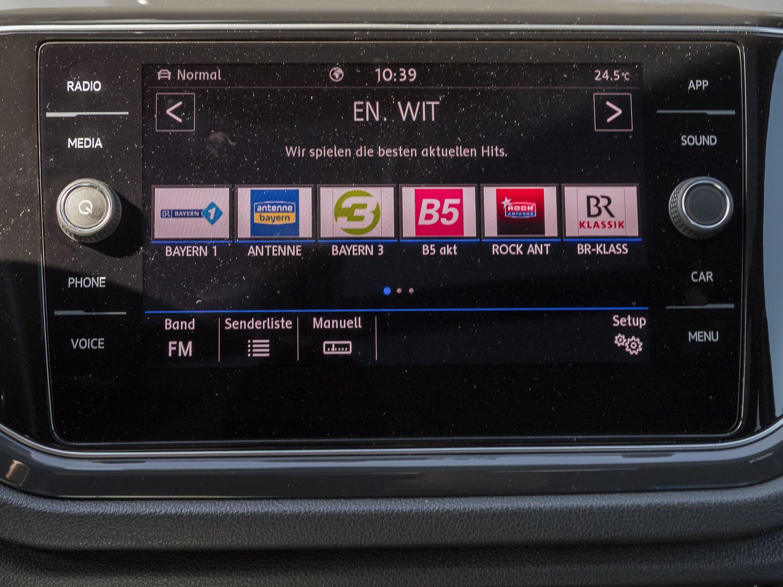 Volkswagen T-Roc 1.5 TSI DSG SPORT - Samsaru's Car Outlet