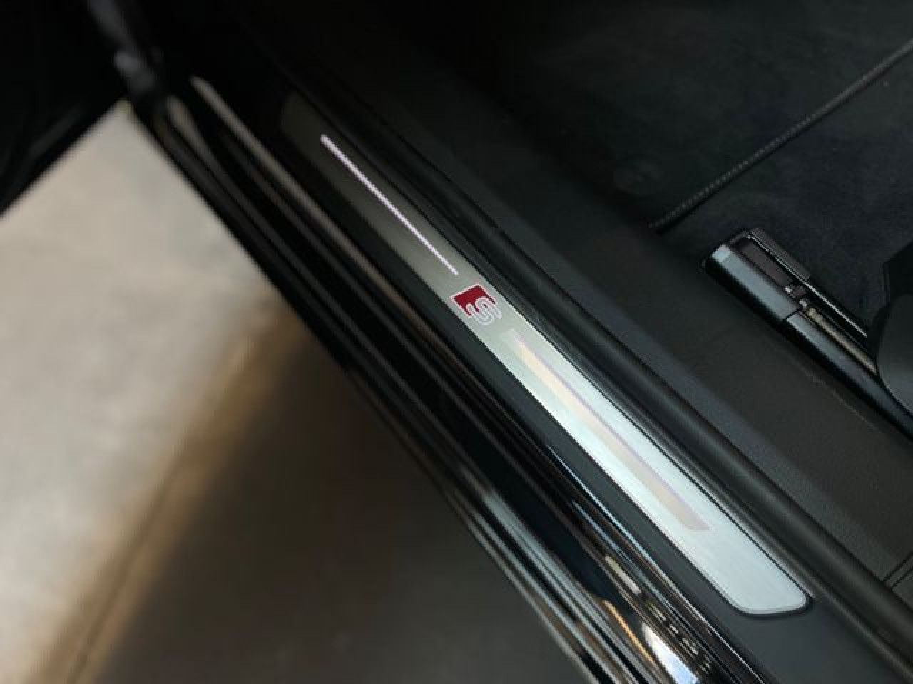 Audi A6 40 TDI quattro S line - Samsaru's Car Outlet