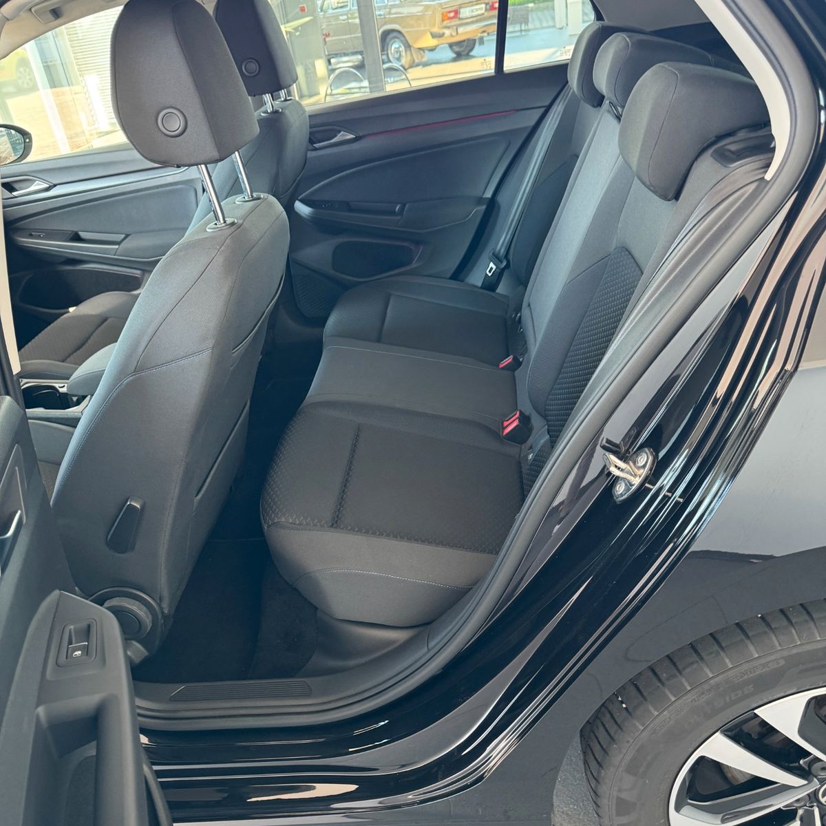Volkswagen Golf VIII 1.5 TSI - Samsaru's Car Outlet