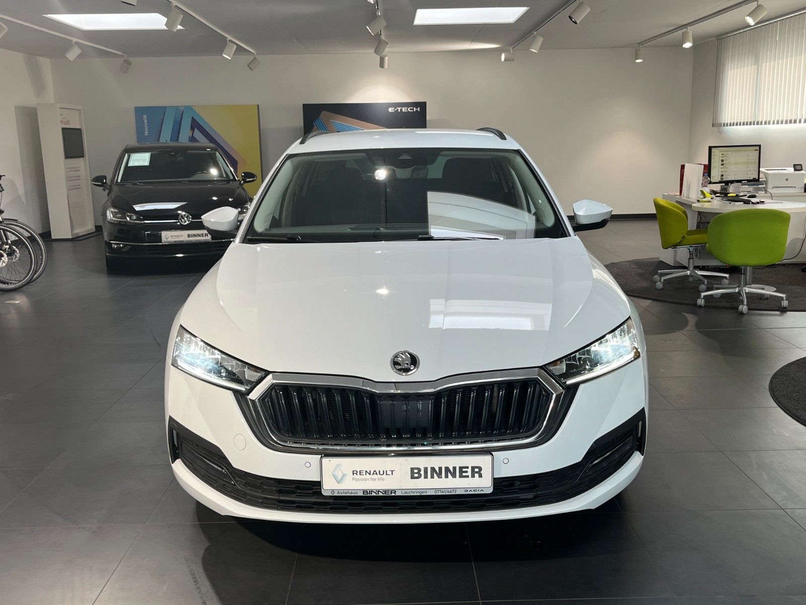 Skoda Octavia Combi 2.0 TDI DSG Ambition - Samsaru's Car Outlet