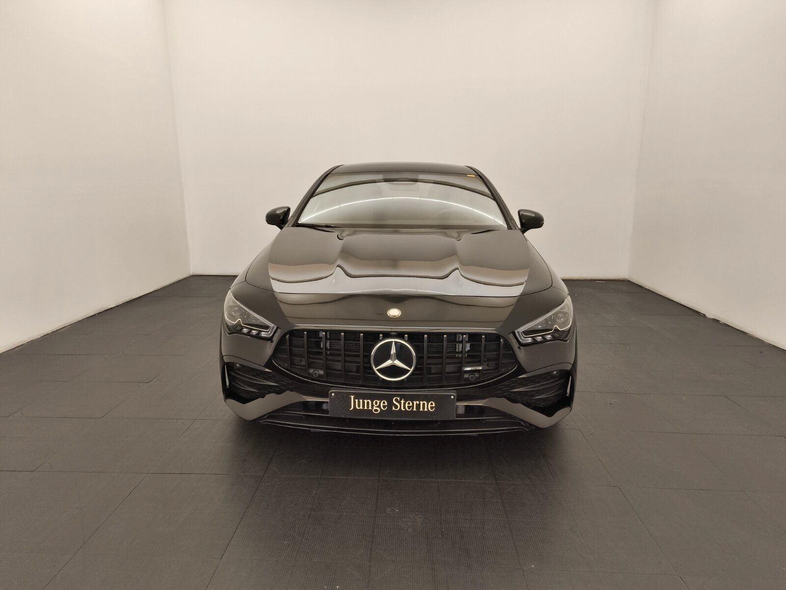 Mercedes-Benz CLA 35 4M Coupé - Samsaru's Car Outlet