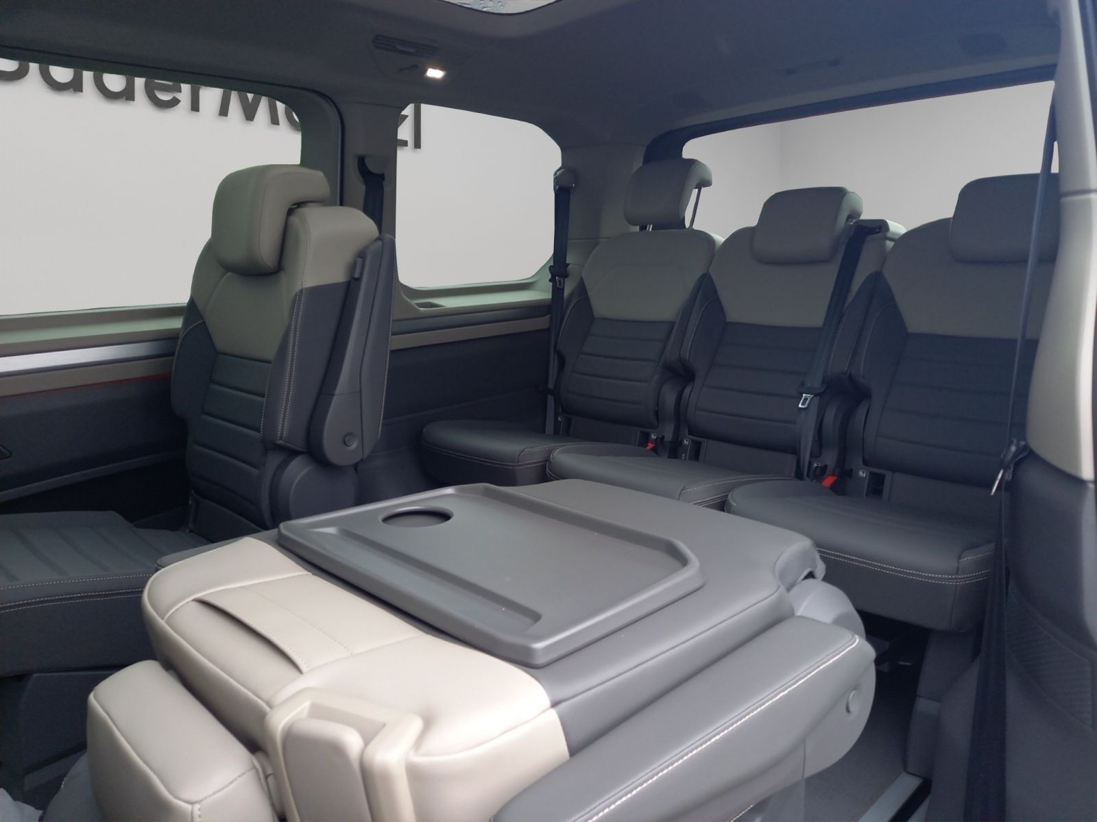 Volkswagen Multivan Style 2.0 l 150 kW TSI OPF 7-Gang-DSG R - Samsaru's Car Outlet