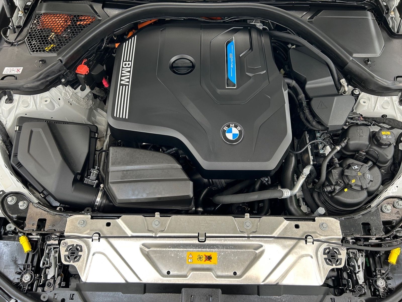 BMW 330e Touring - Samsaru's Car Outlet