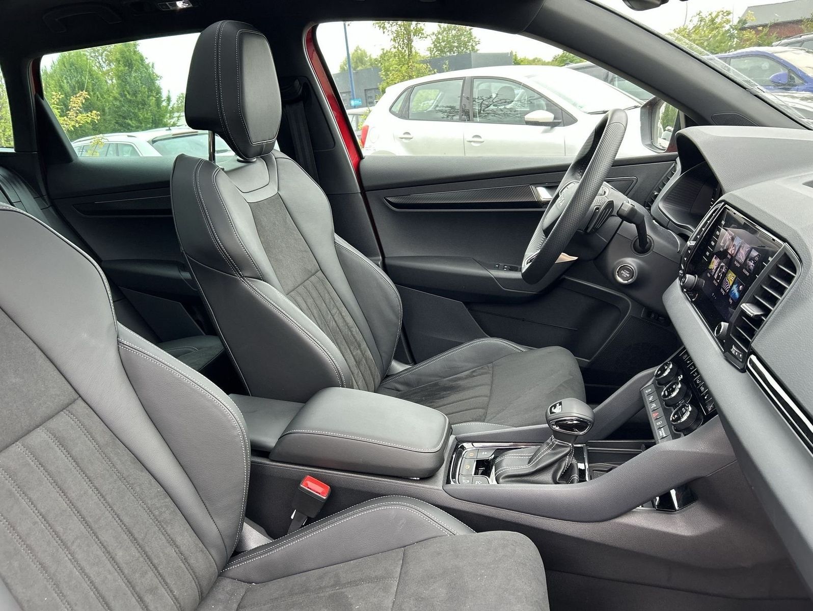 Skoda Karoq 2.0 TSI Sportline Pano Matrix ACC AHK LED